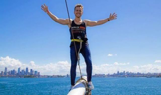 Illustration for article titled This guy's job pays him $94,000 to have as much fun as possible